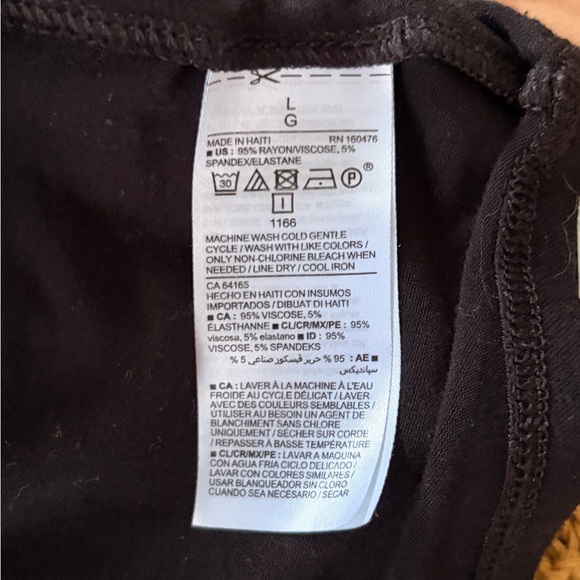 Old Navy Black Scoop Neck Tank Top - Picture 4 of 4